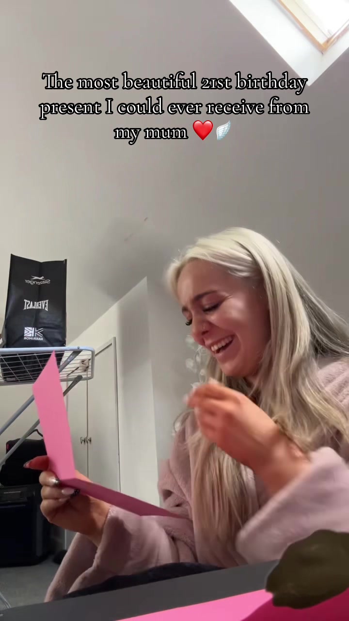 @ELLIEFISHER20