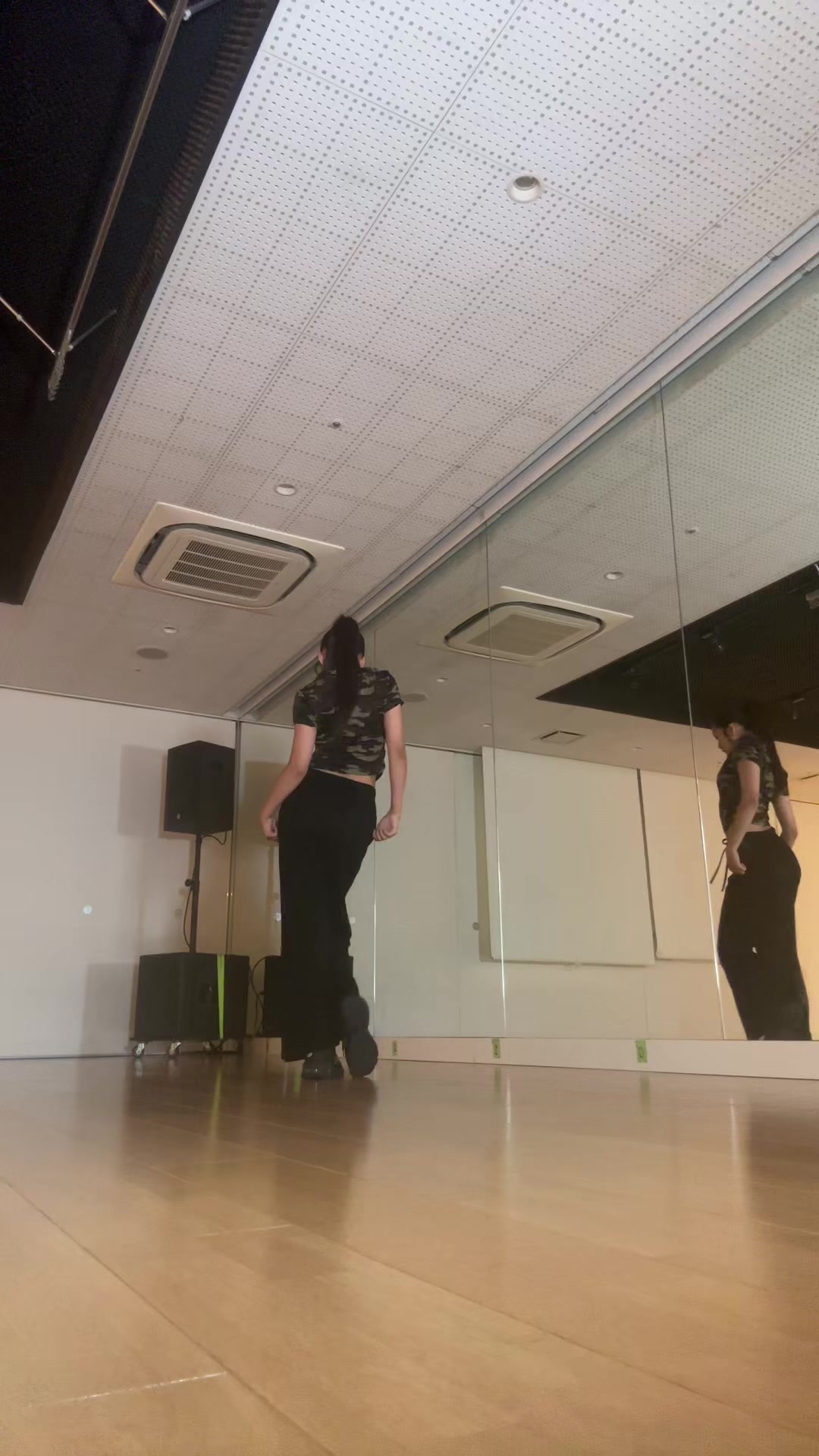 @AINA🦋♠️