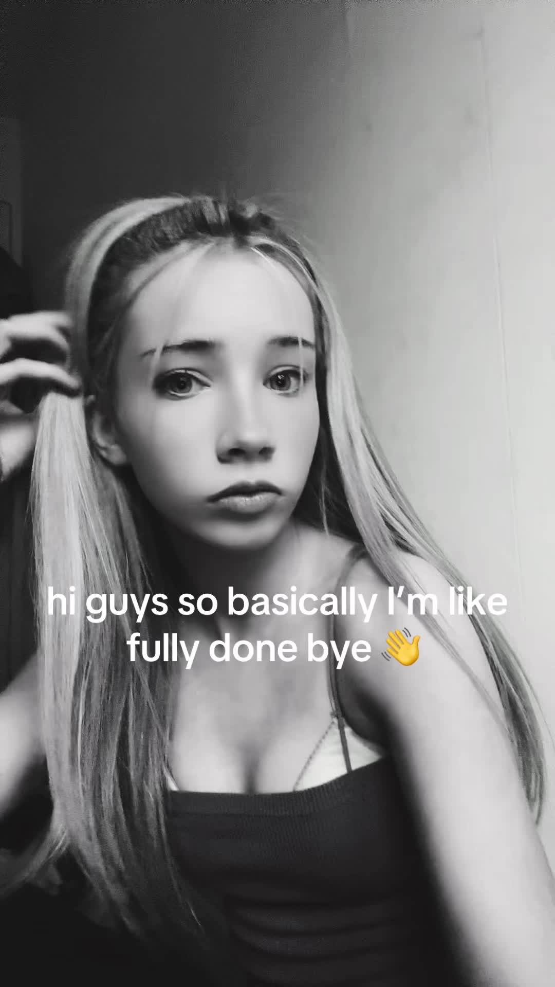 @𝐜𝐡𝐚𝐫𝐥𝐨𝐭𝐭𝐞𝐨𝐥𝐢𝐯𝐢𝐚