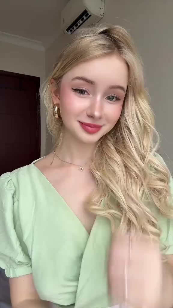 @BULE.BARBIE.DOLL