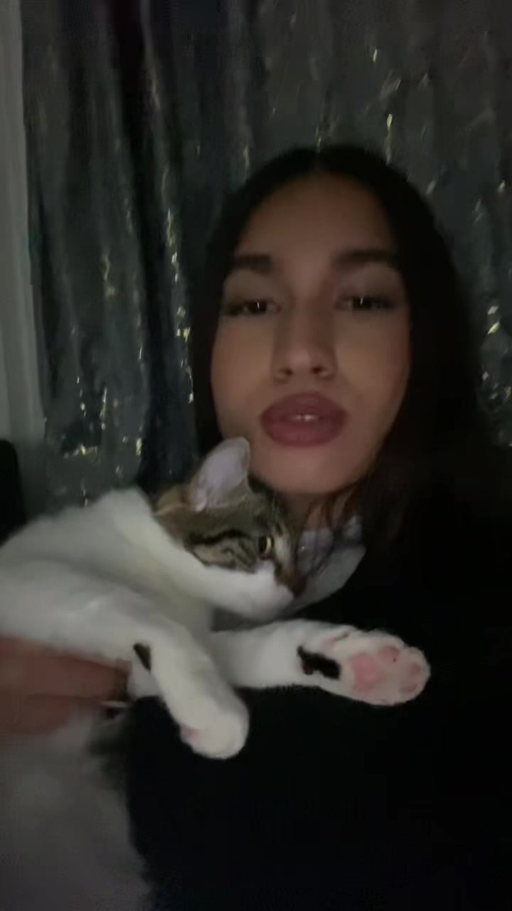 @𝐨𝐧𝐢𝐳𝐮𝐤𝐚