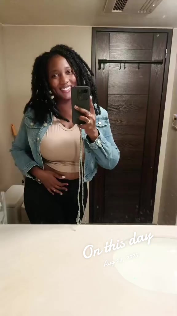 @MeshaElaine