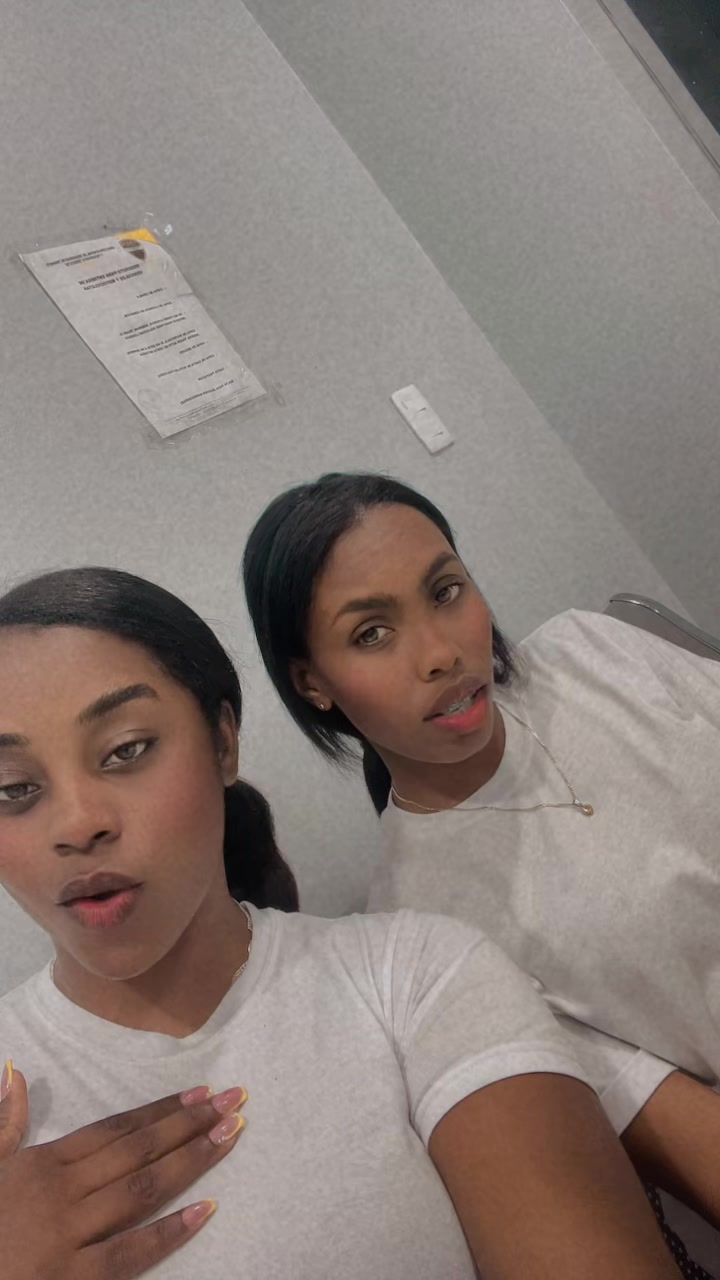 @Titi___