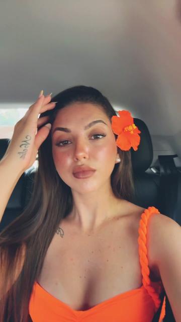 @_.ariiadnaa12
