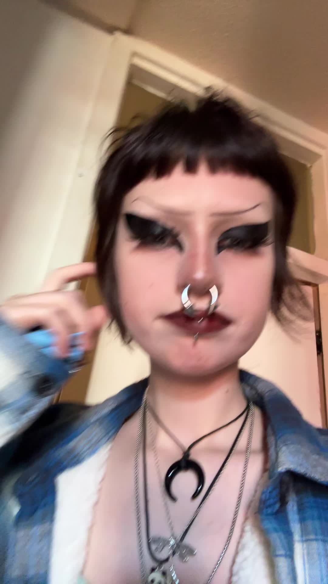 @☢︎
