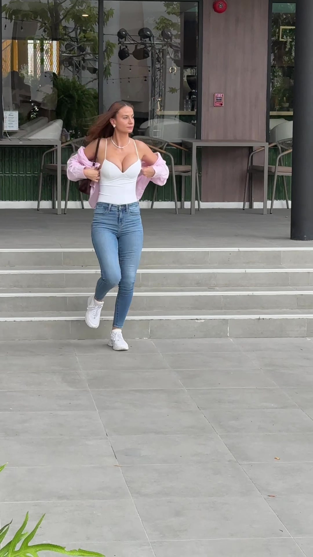 @purlejuliadistractor