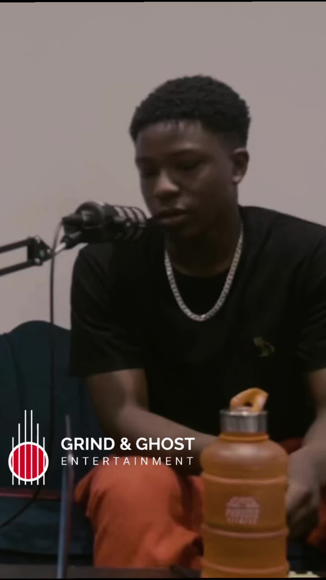 @G N G