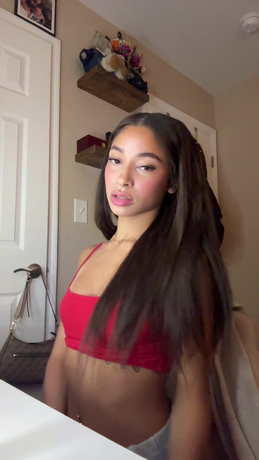 @aravely_