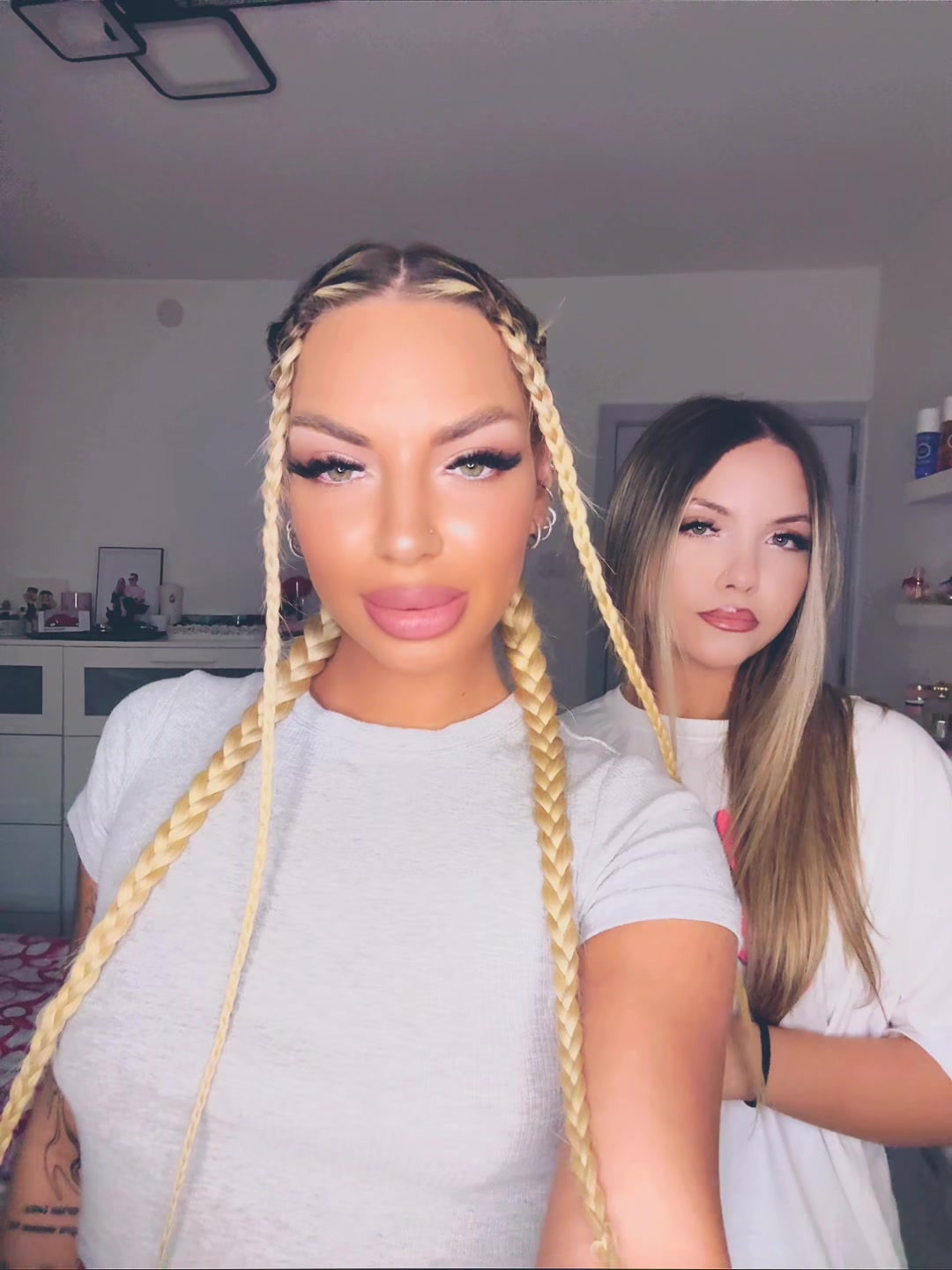 @Alllee