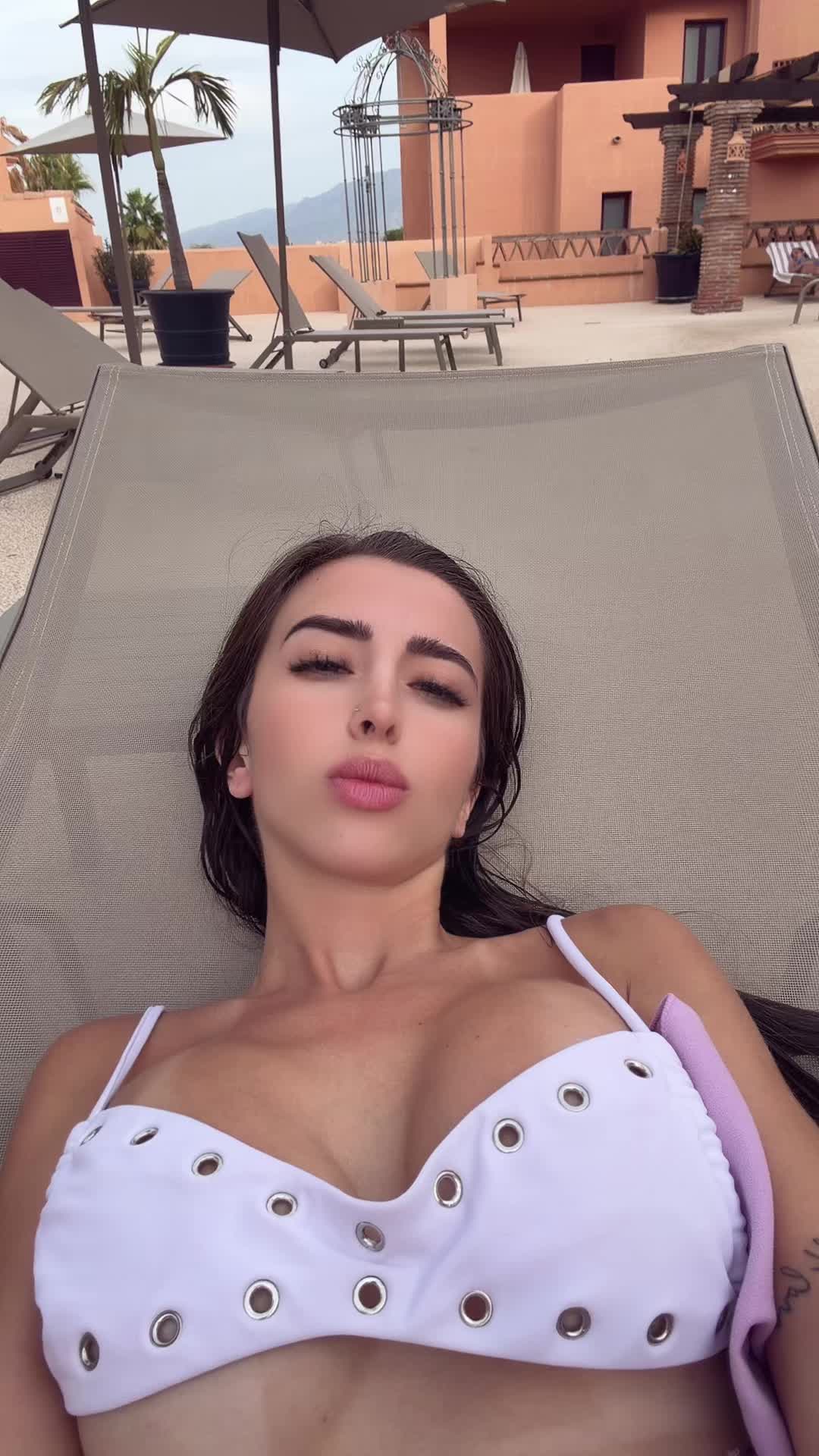 @nayiimtnez