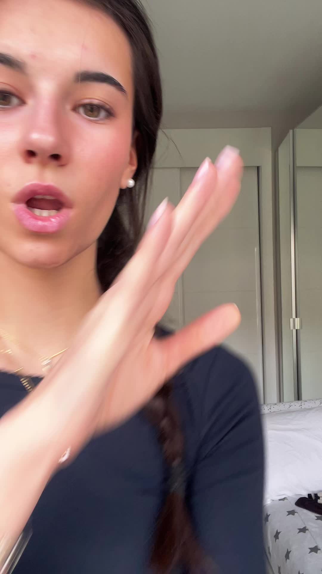 @María