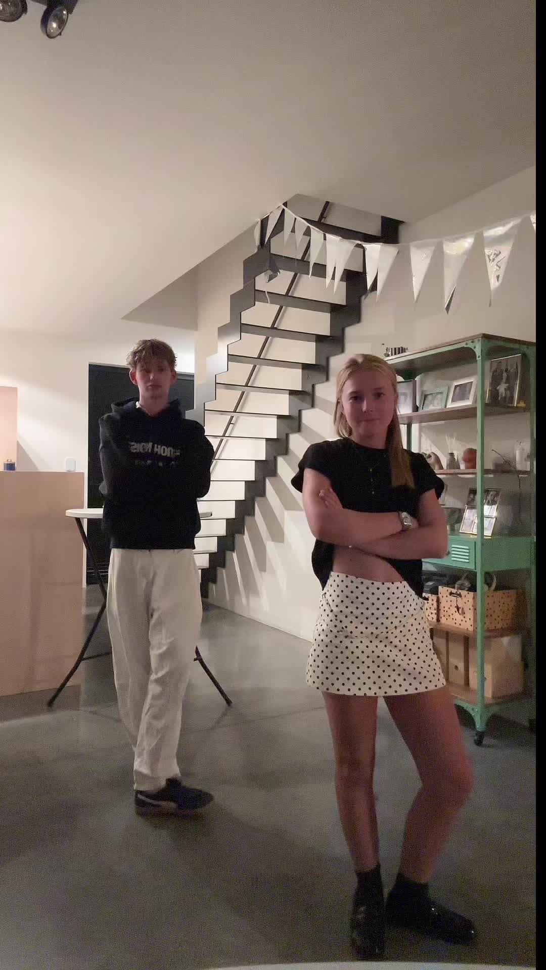 @L O W I E K