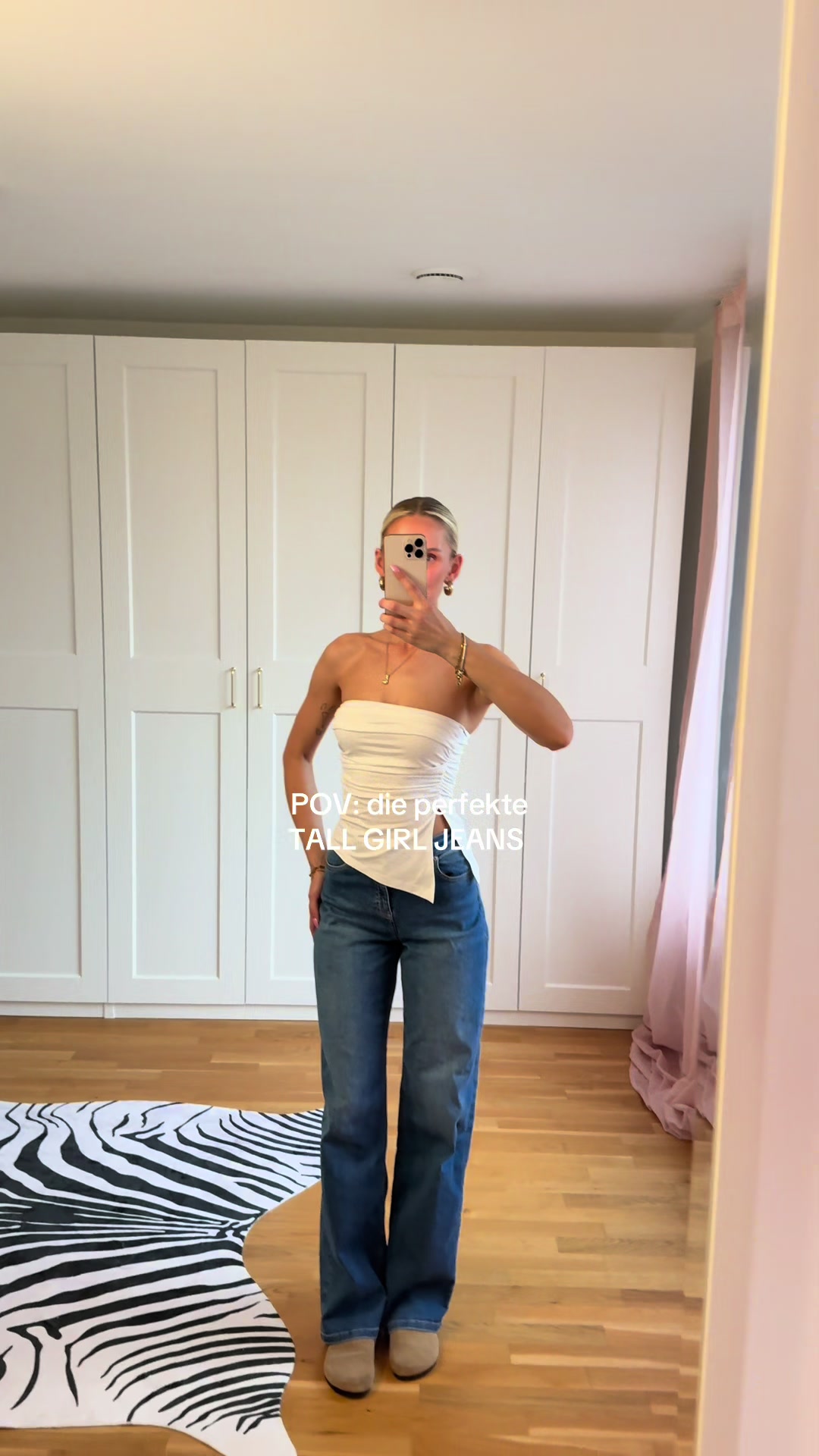@julia | tall gym girl