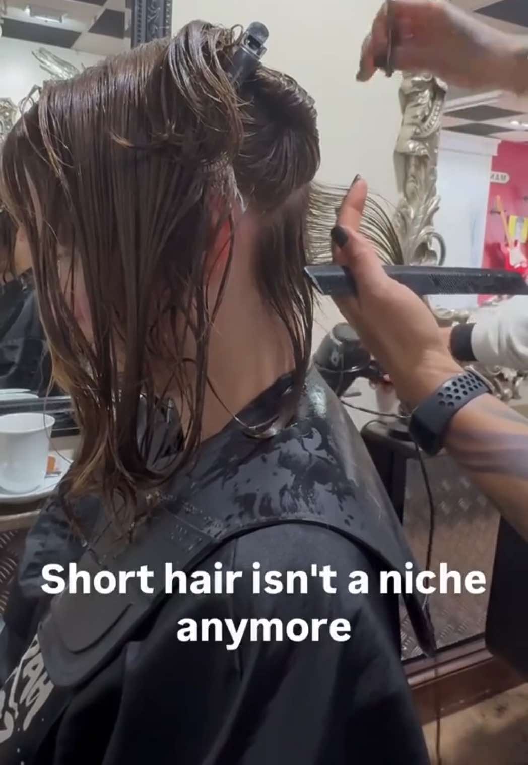 @Short Hair Cutting Specialist