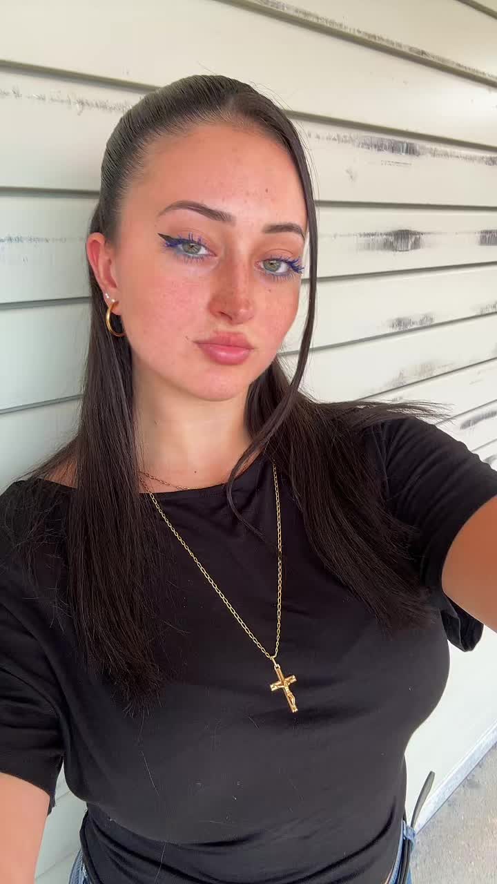 @Heleegf_