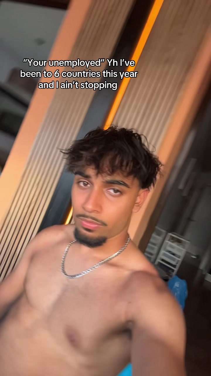 @Dhilz💫