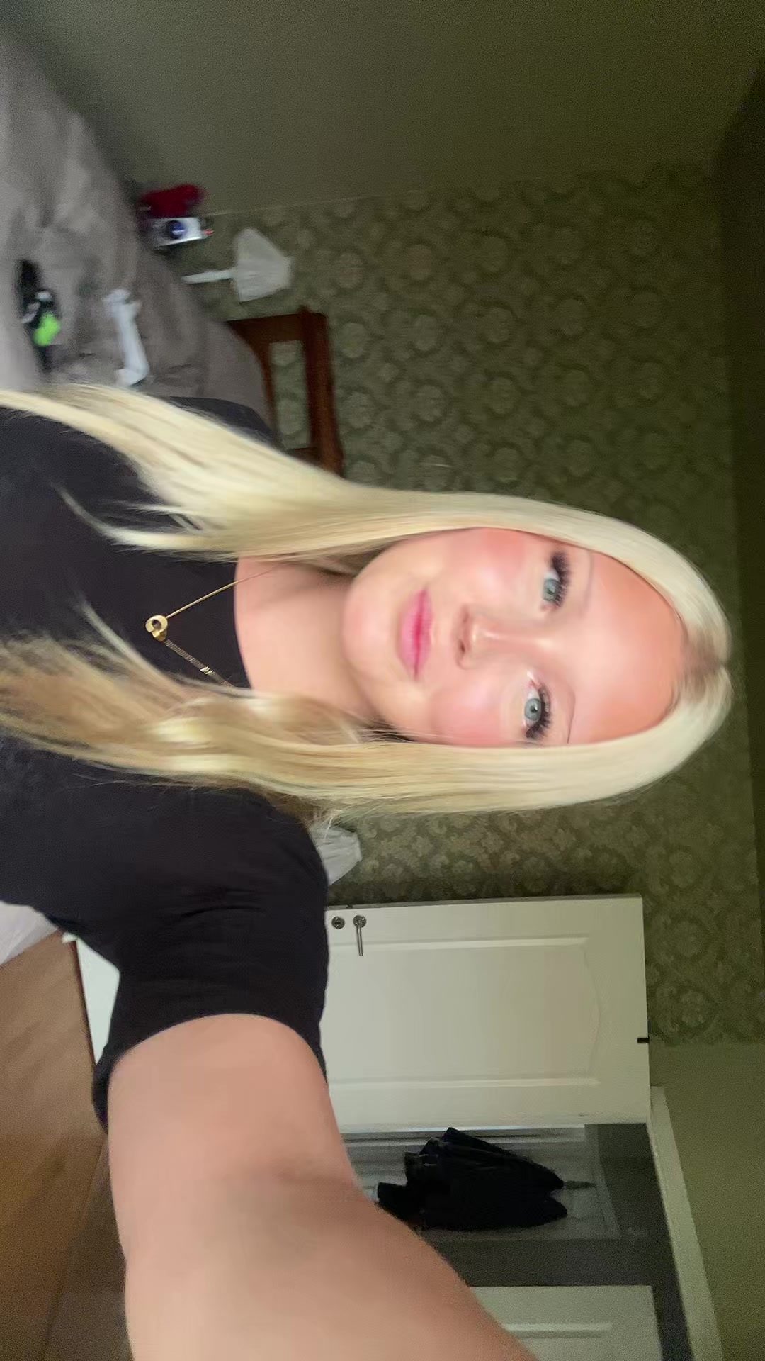@⃟