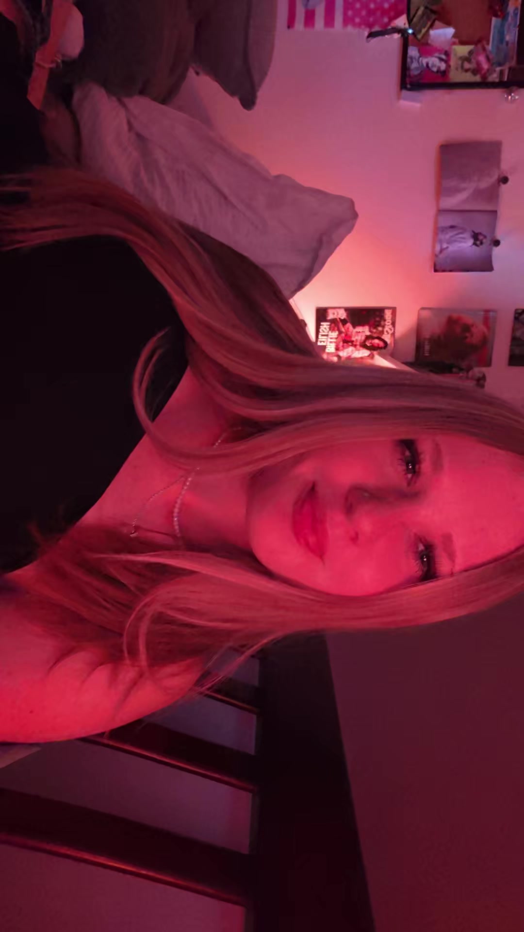 @ellaa🕸️