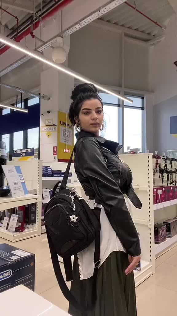@Elysa
