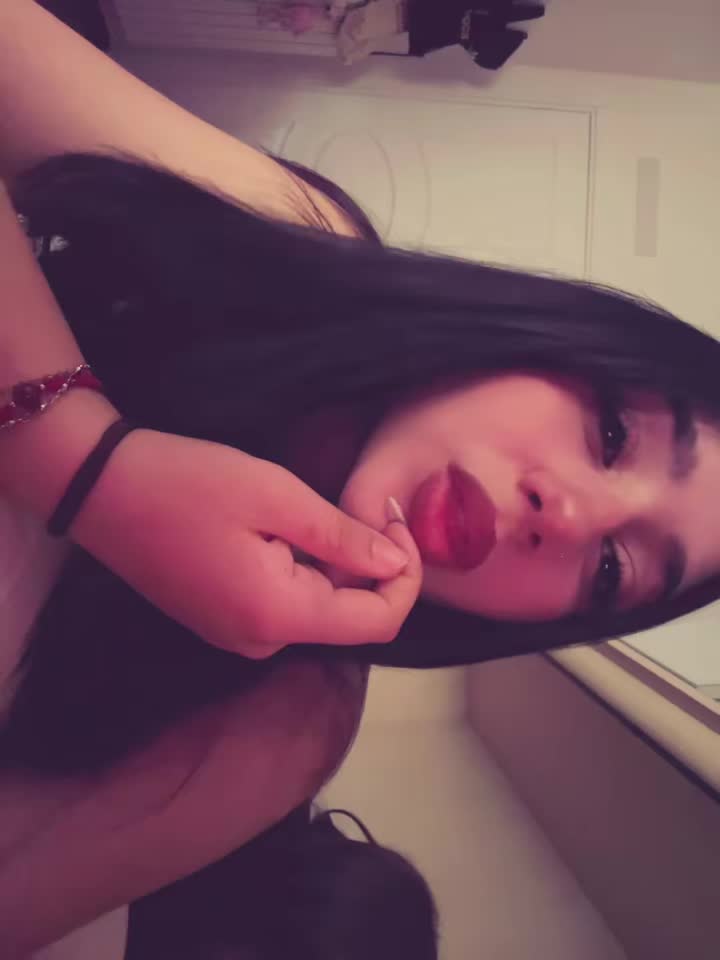 @🧛🏻♀️