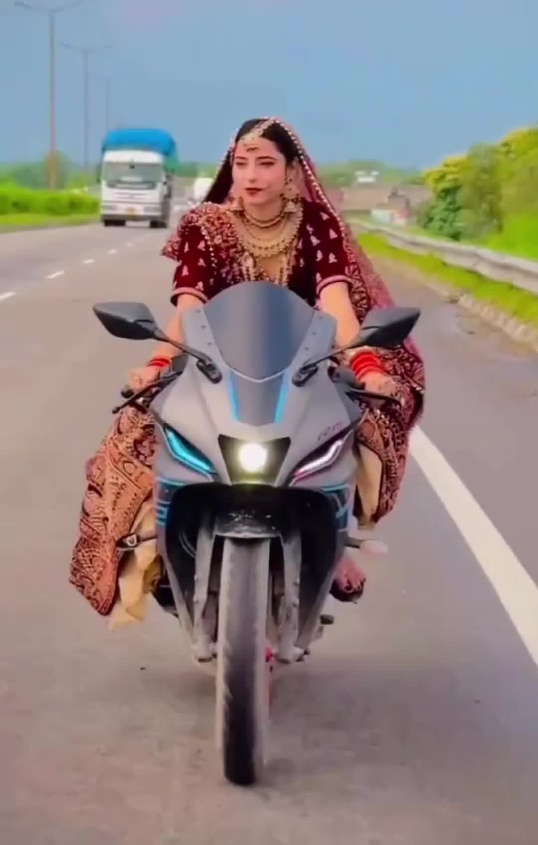 @®️®️𝕣ꪖꪗꫝꪊડડ®️®️ ریاض حسین
