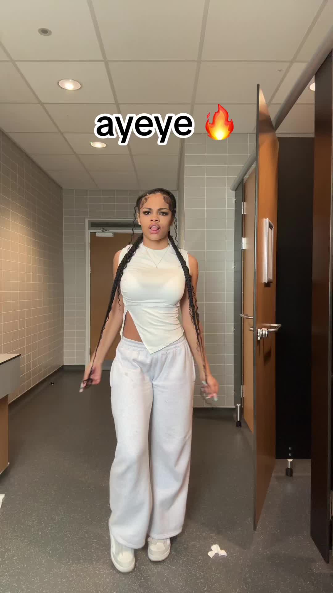 @𝓛🧿