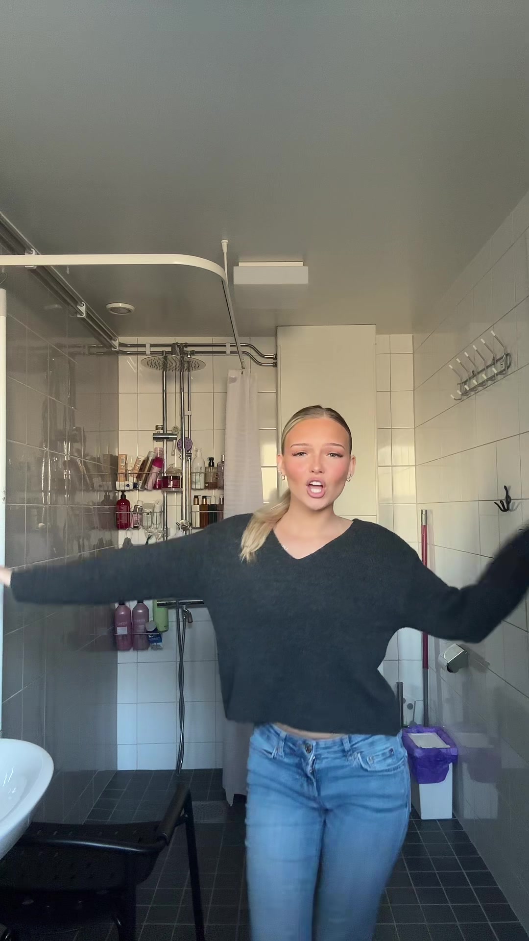 @Elina