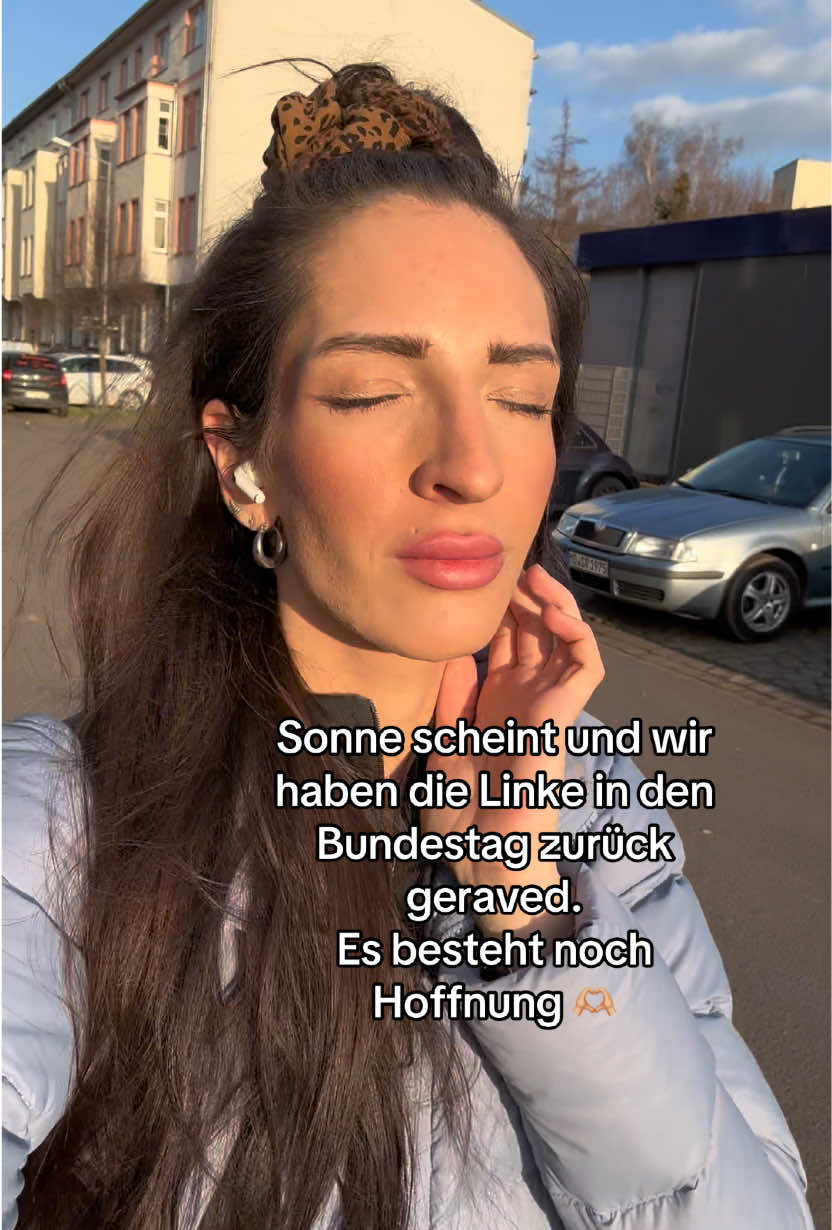 @anoceanbetweenus