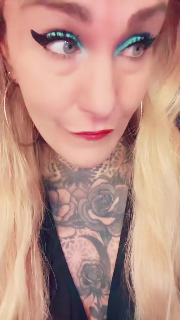 @☮️ana☮️