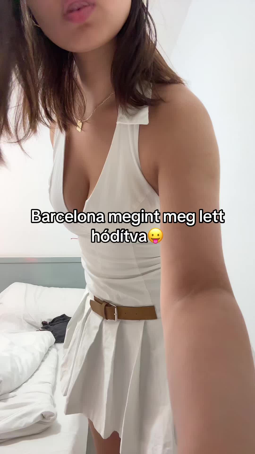 @Eszti