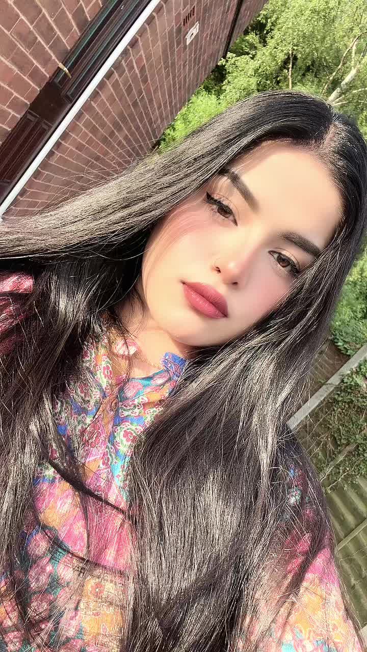 @QUEEN👑