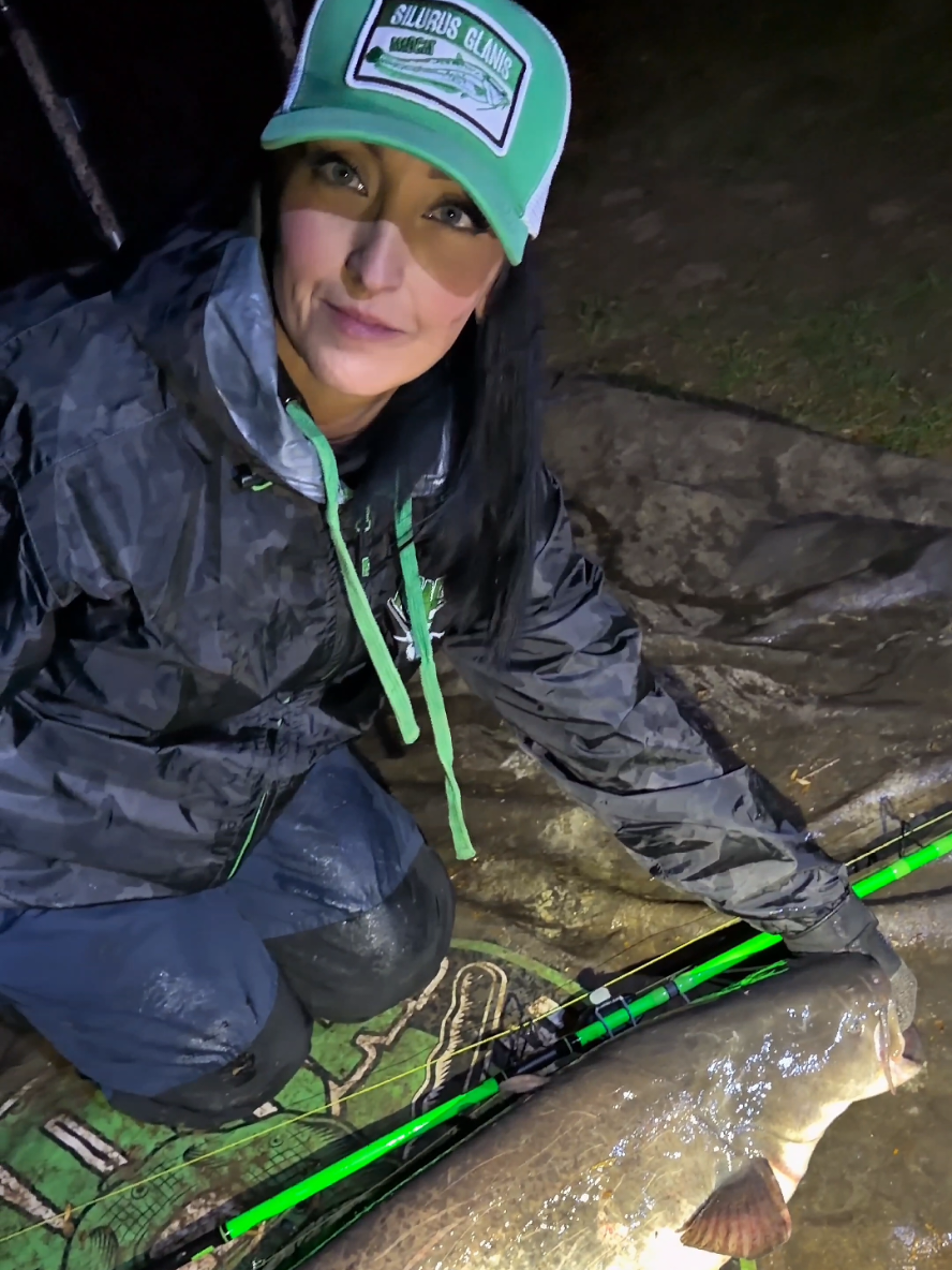 @Erika_fishing💚🖤
