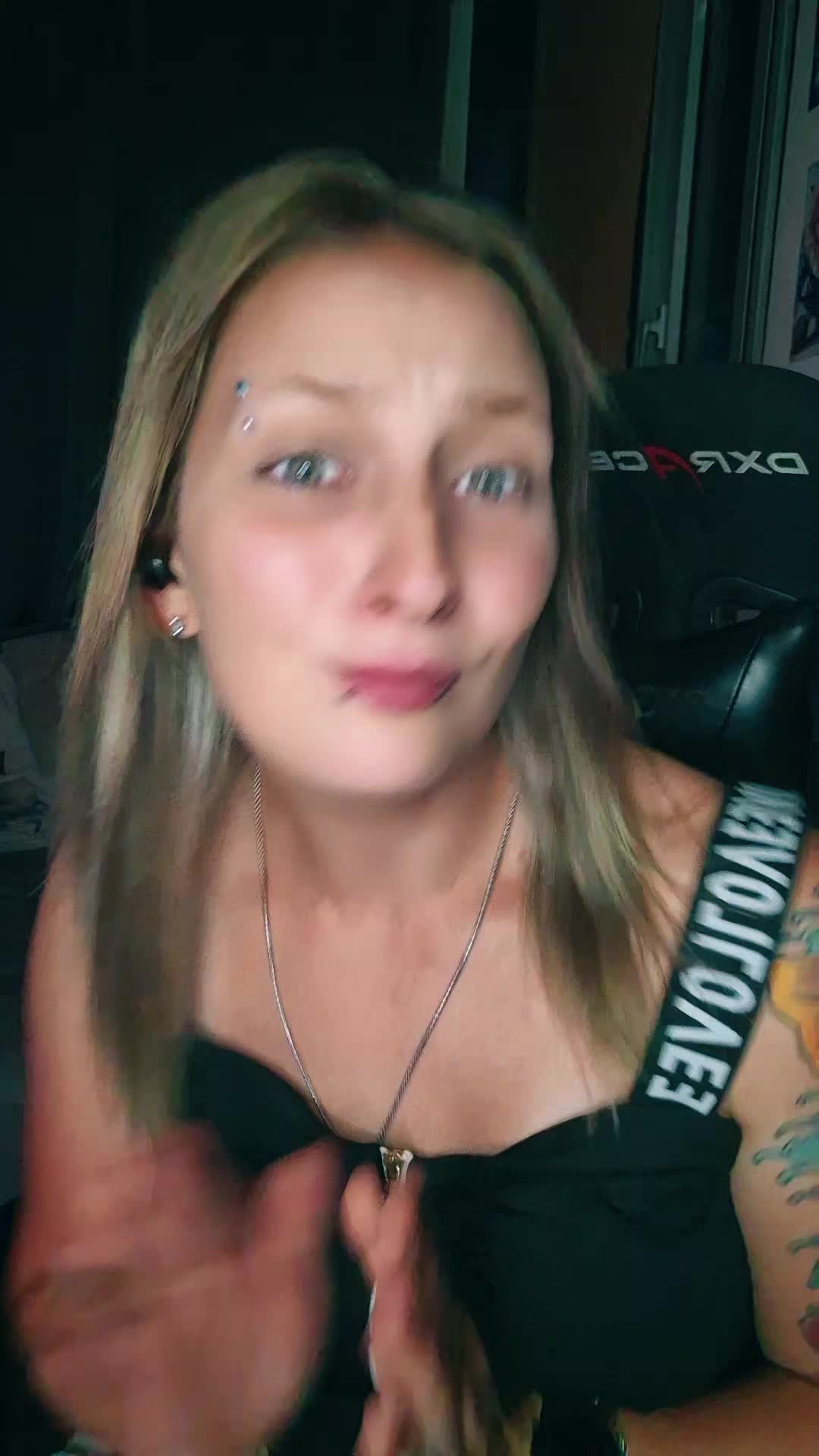 @DeviilGiirl