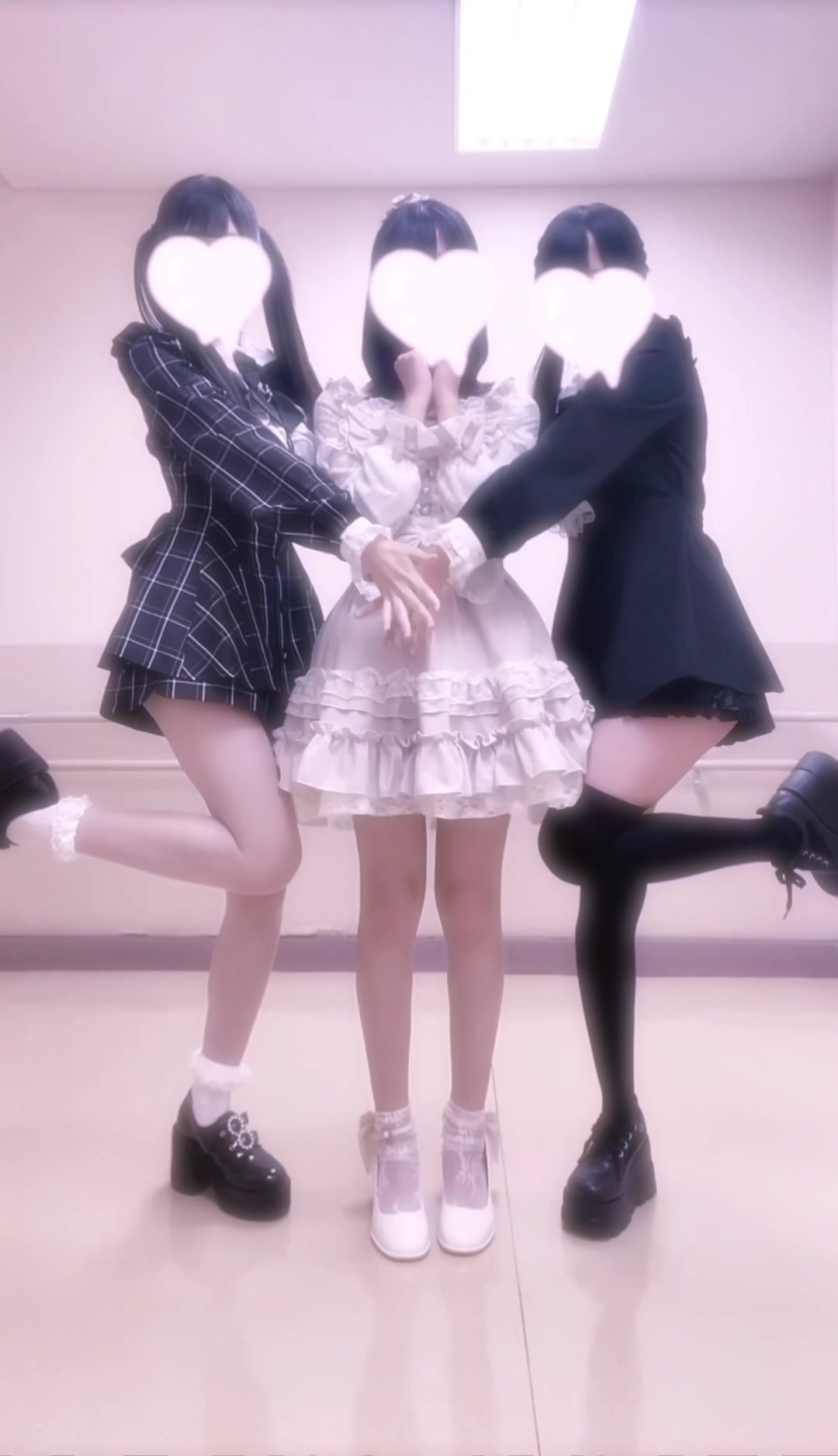 @うにげろ