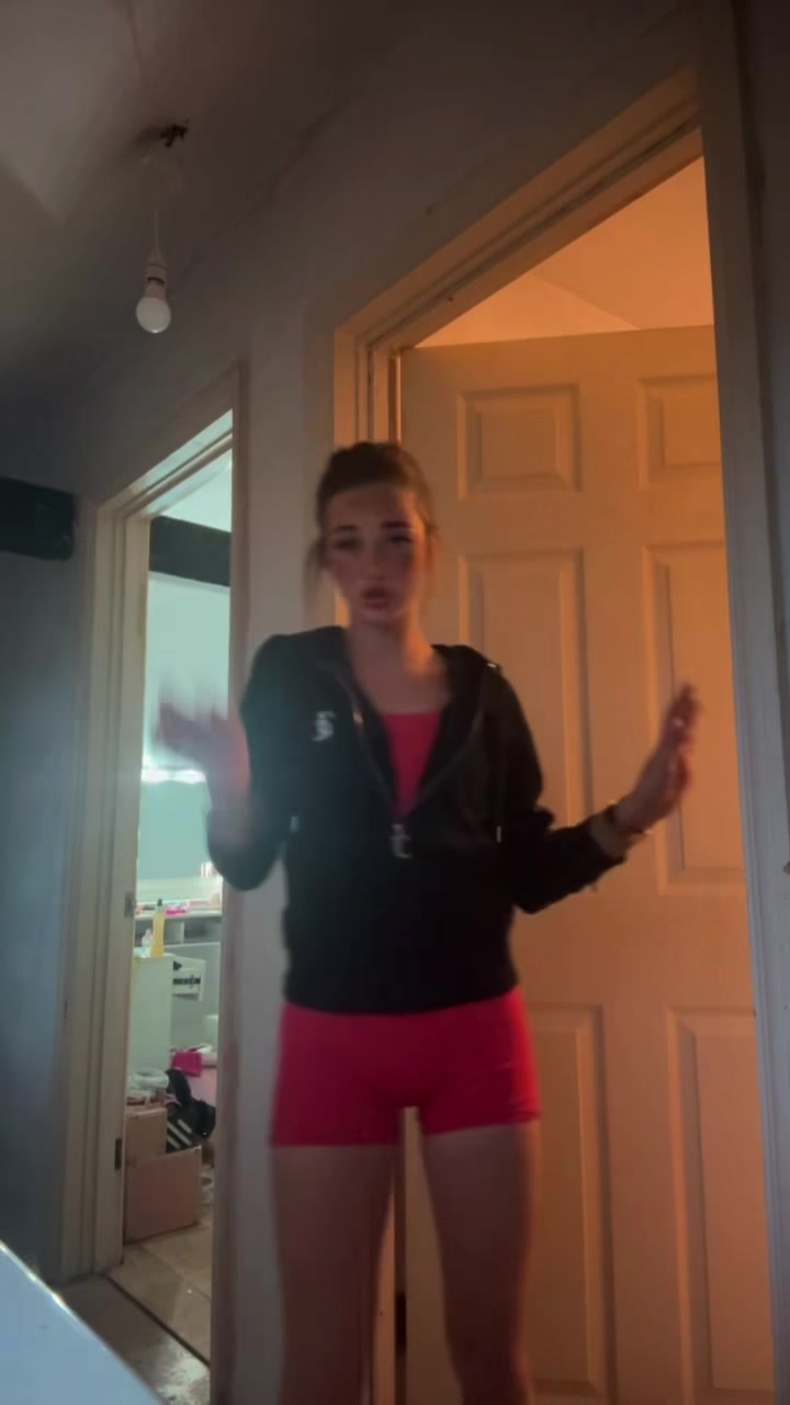 @𝐁𝐞𝐥𝐥𝐞𝐥𝐨𝐮𝐢𝐬𝐞𝐟𝐨𝐫𝐝