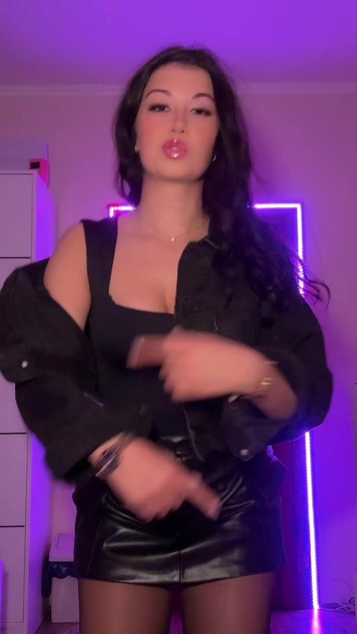 @𝑺𝒁𝑬𝑫𝑴𝑨́𝑲 𝑽𝑰𝑲𝑰