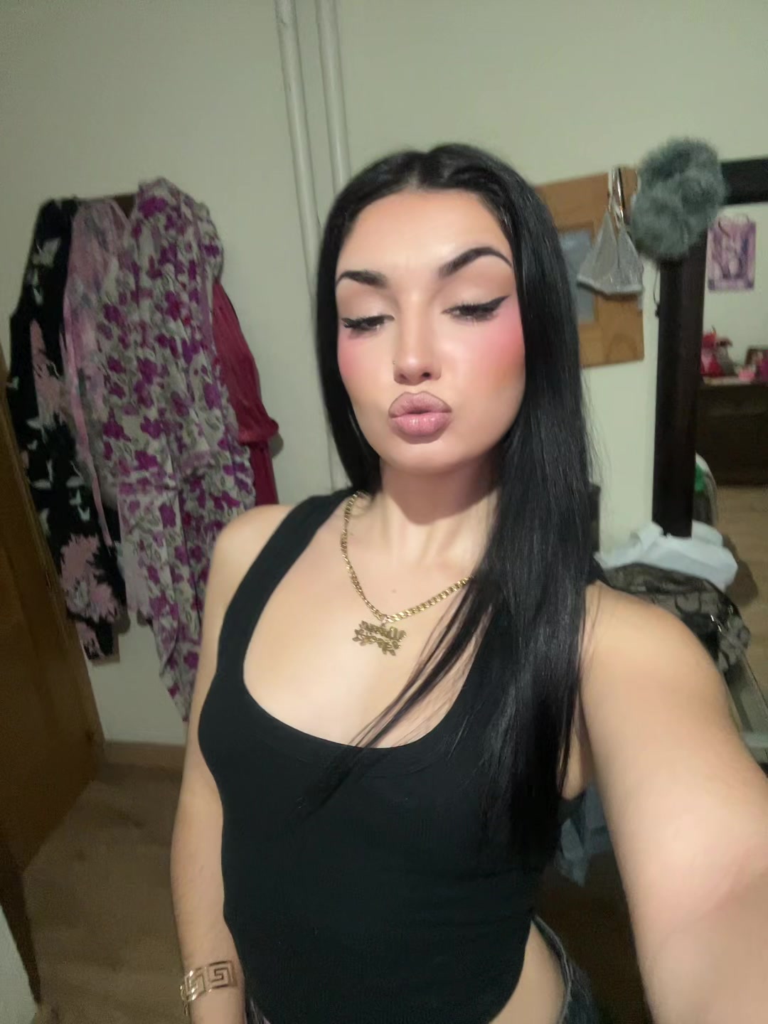 @<3