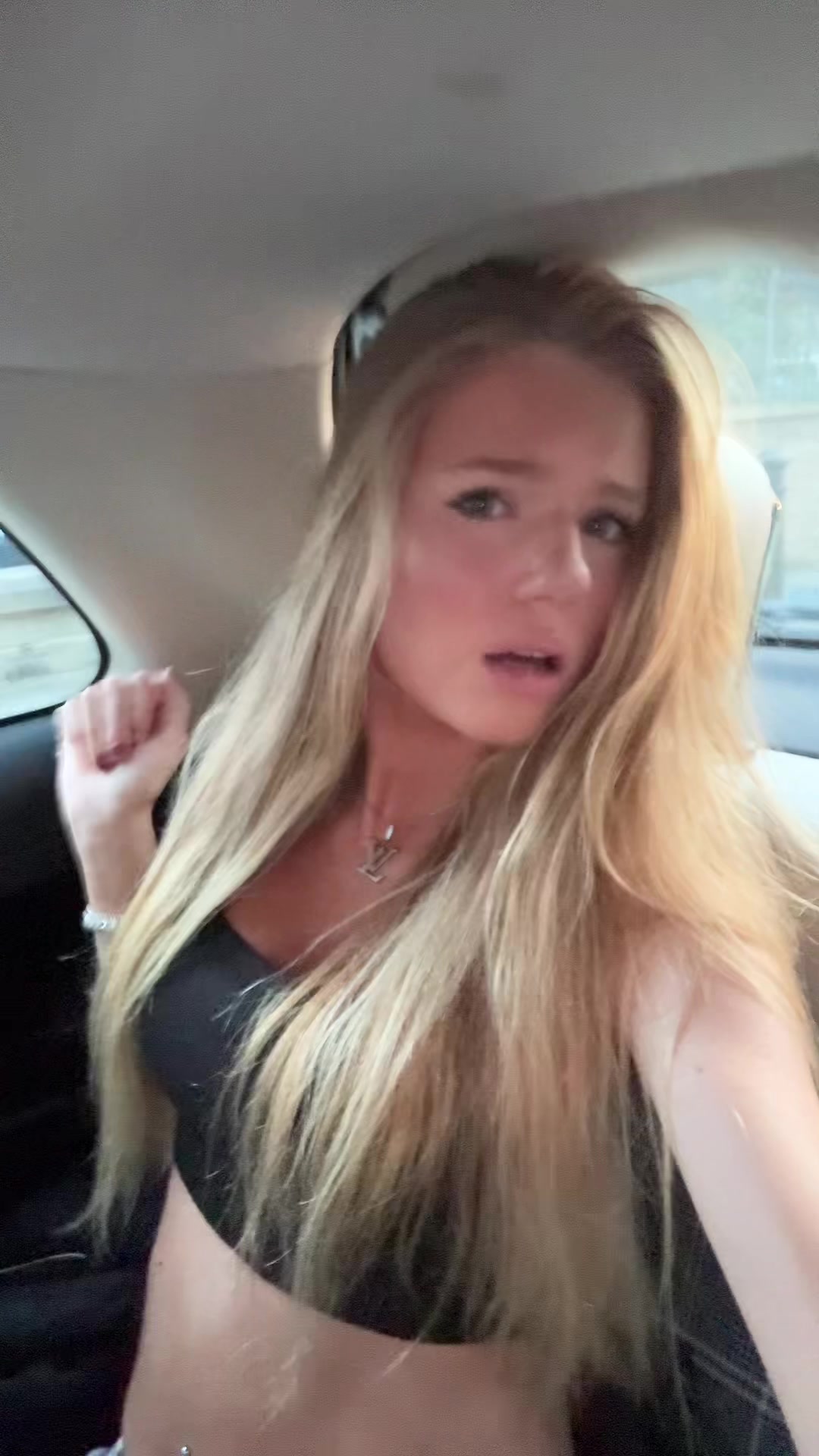@😈