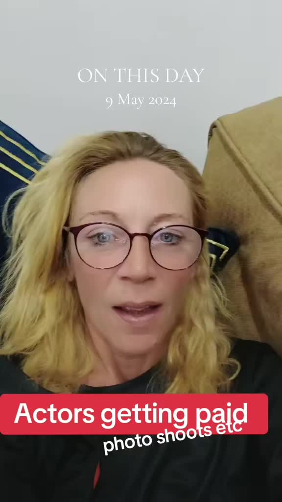 @Kelli Hollis Official