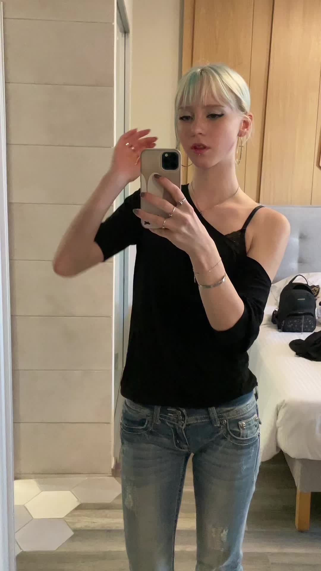 @🦇