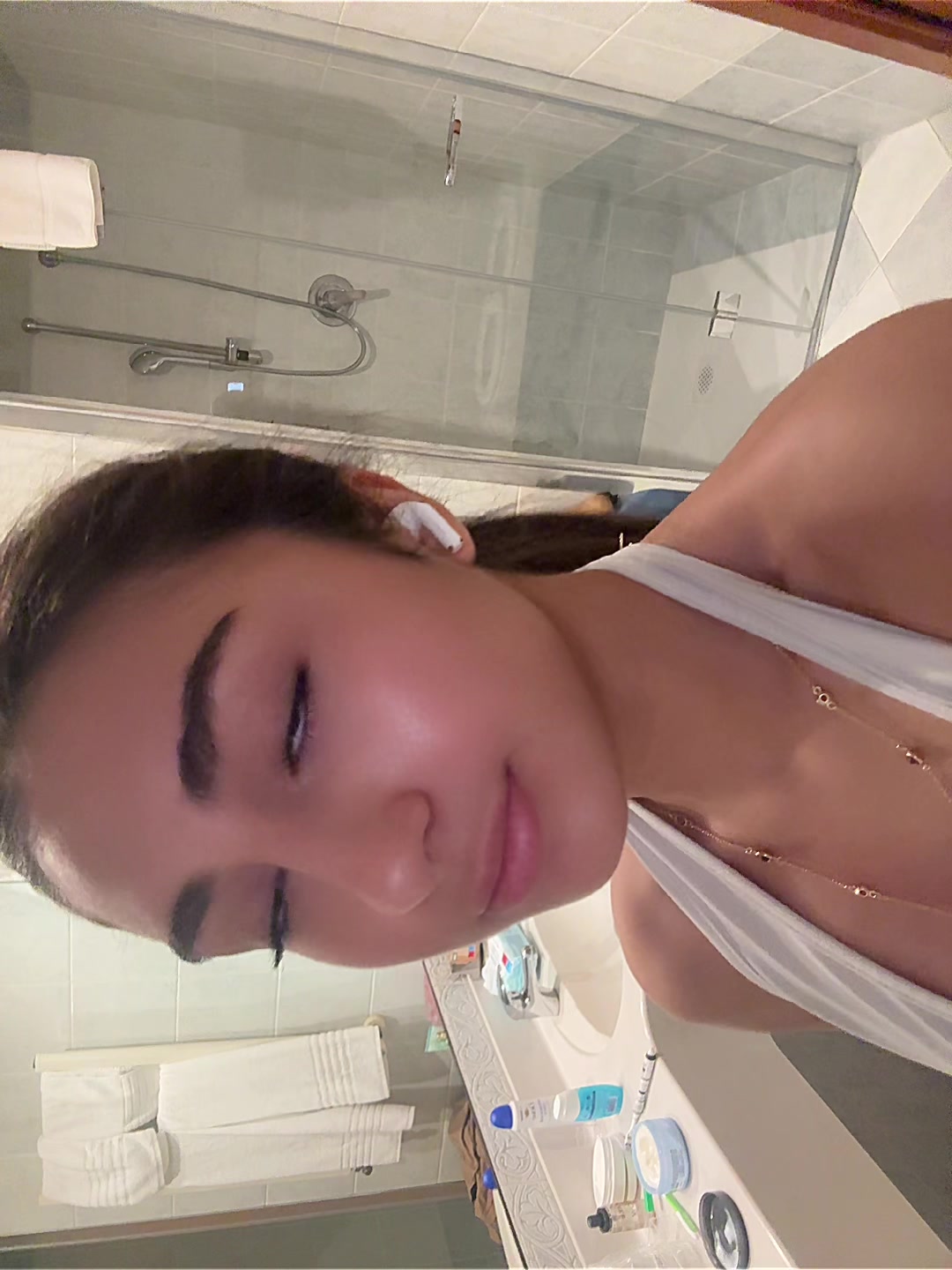 @𖣂