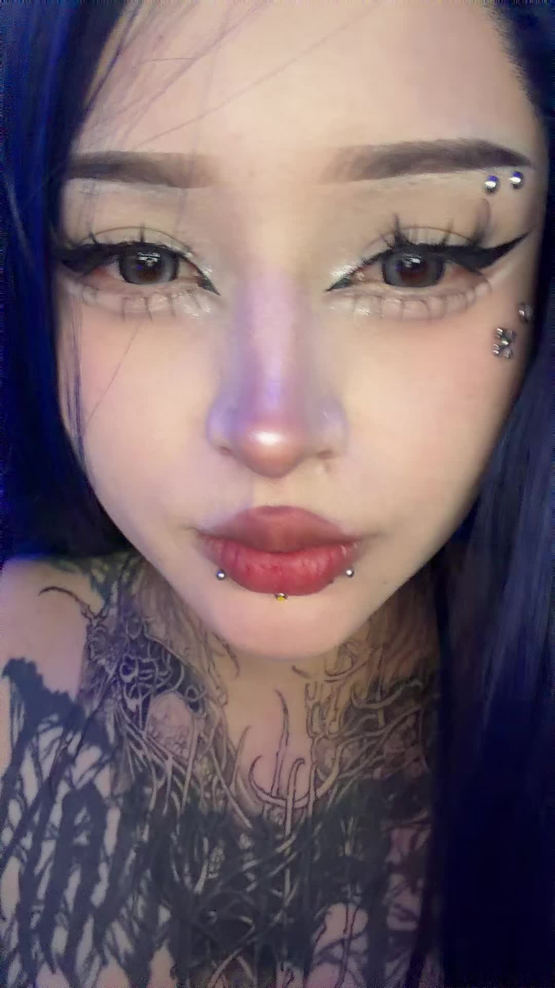 @u4e