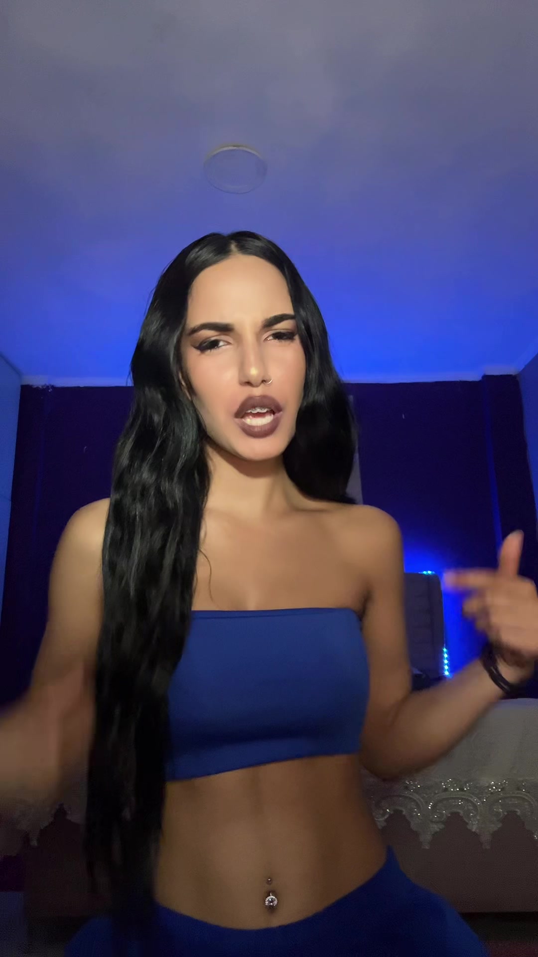 @𝐴𝐿𝐸𝑋𝑋💋