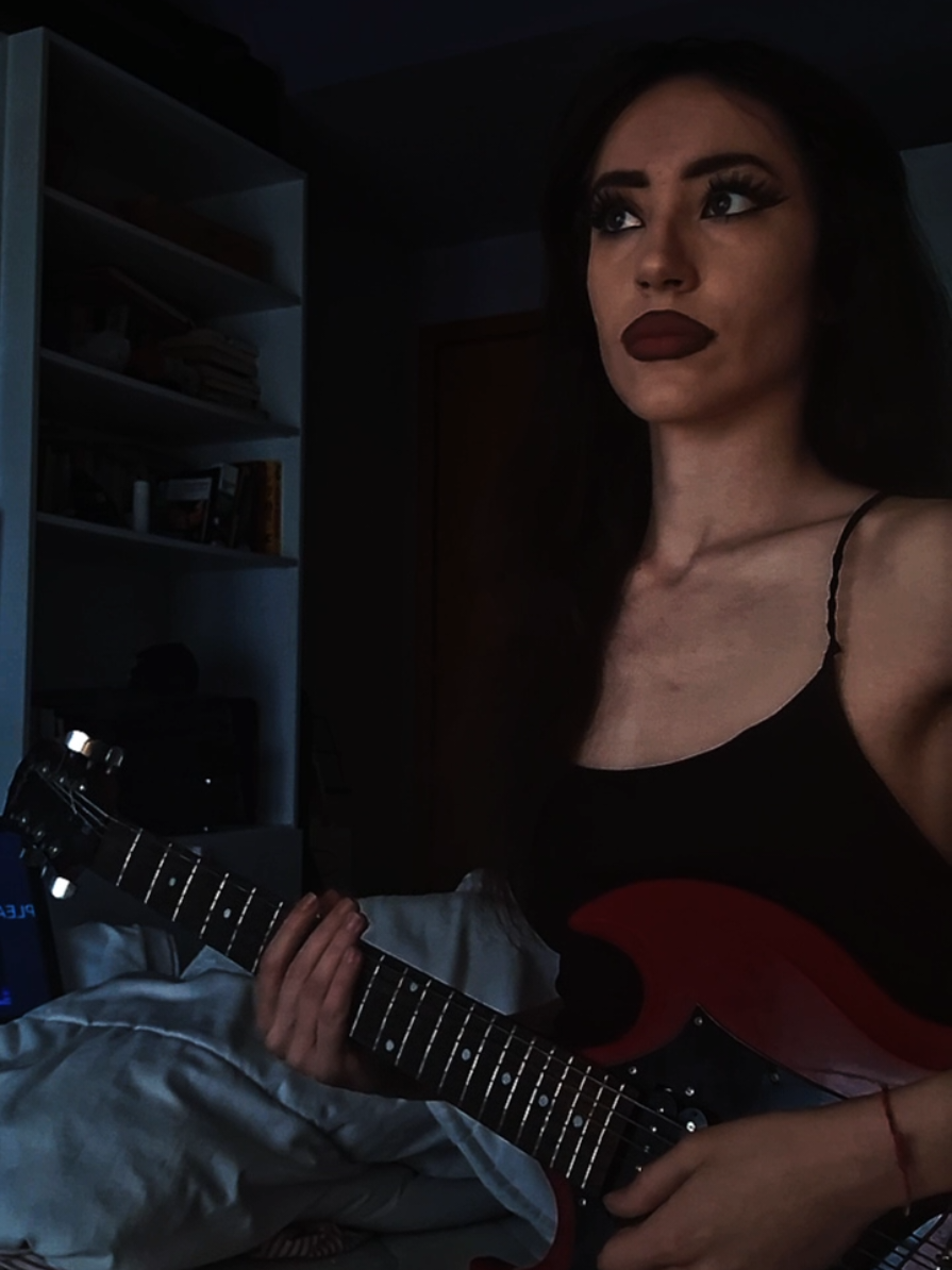 @Angelica🎸☠️🕷️