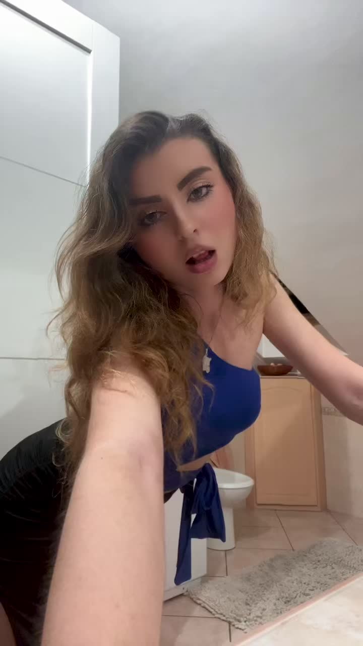 @Ambrachessa