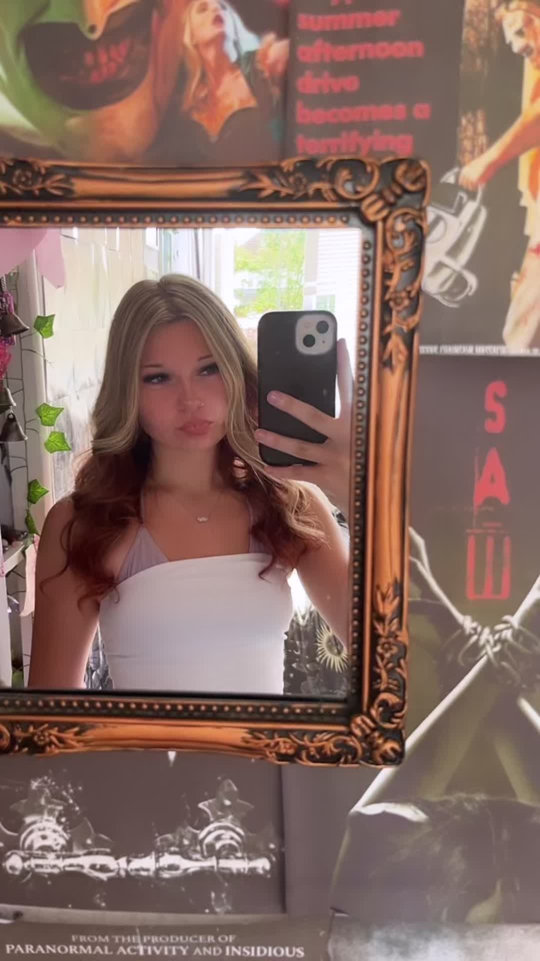 @bonnie🕸️.
