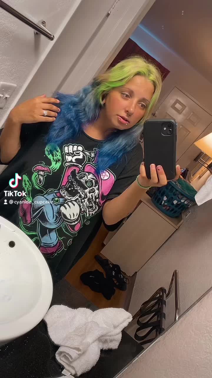 @Hello, lovelies🤡🖤