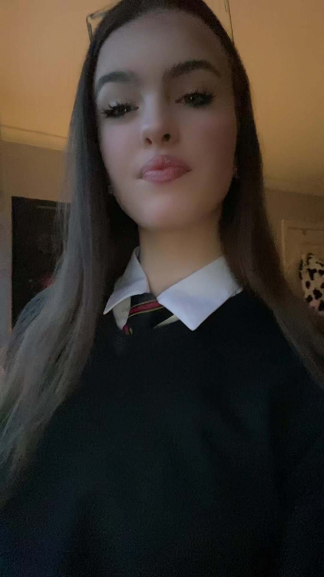 @phoebs ♪‧₊˚