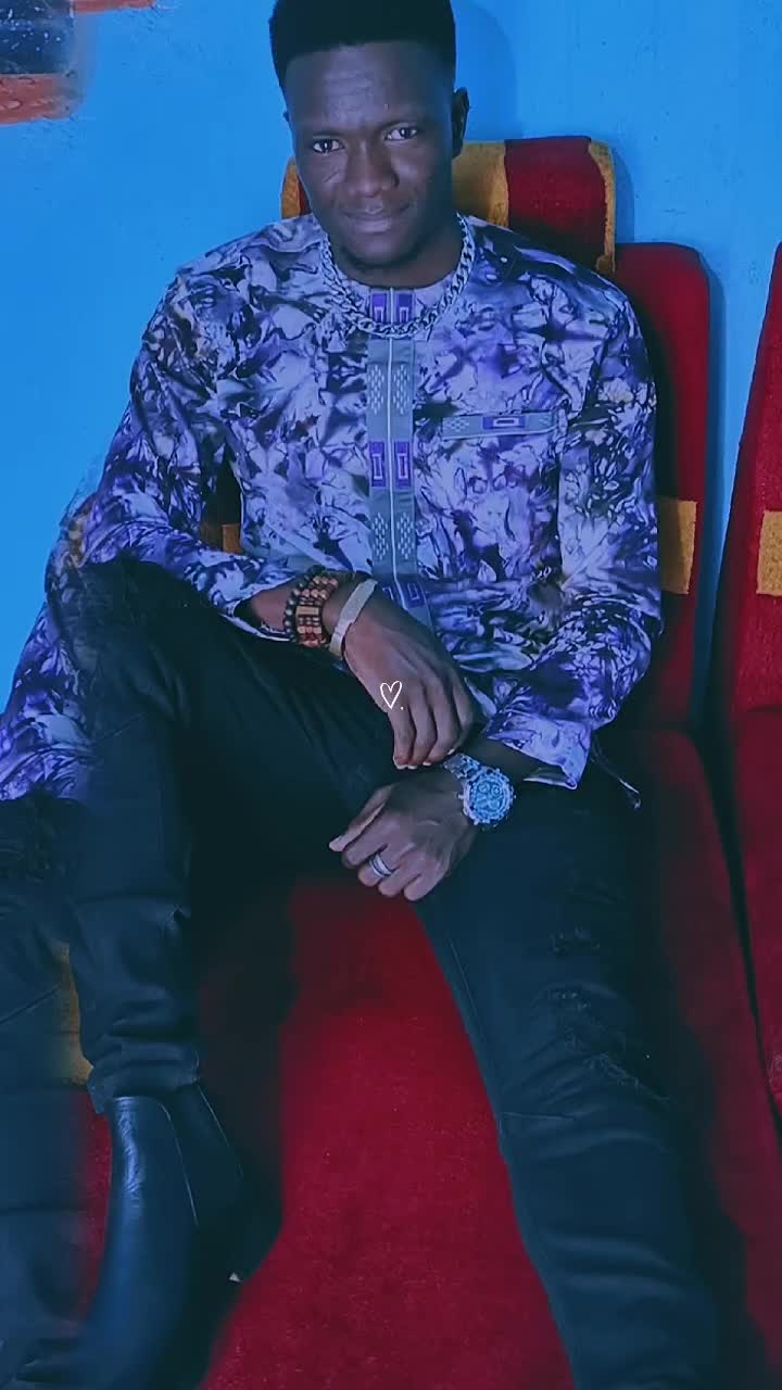 @Sa Majest&eacute; Yidain BADO