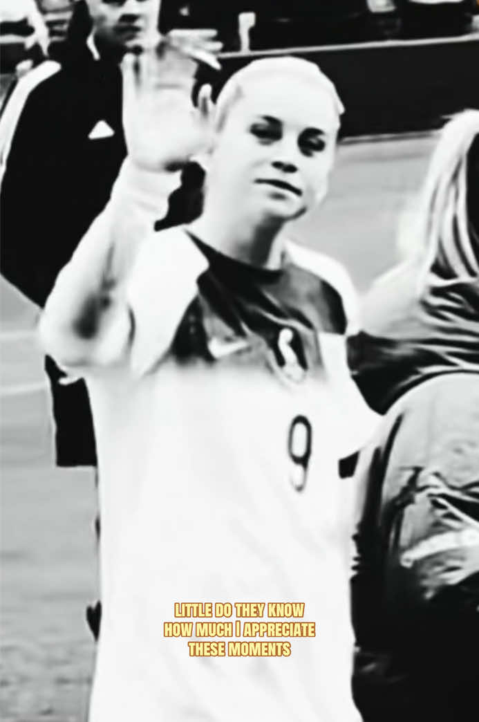 @Amelia ❤️🤍⚽️